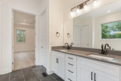 2048 Blackstone Drive Hendersonville TN 37075