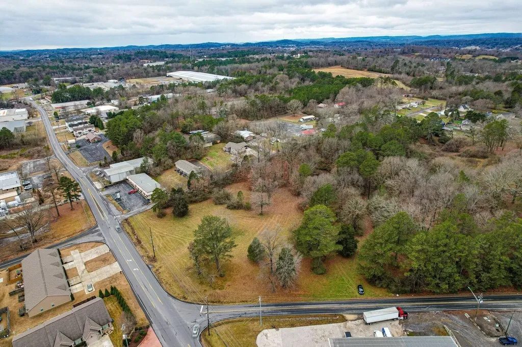 11 37th Street, NE Cleveland TN 37312