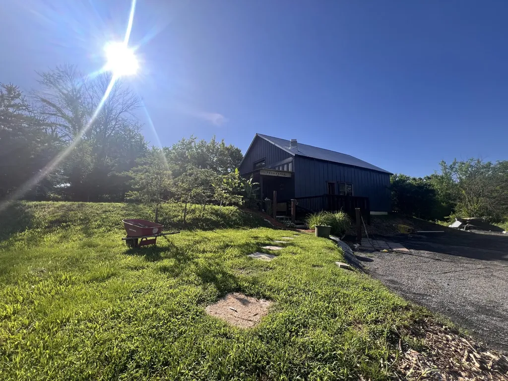 183 Phosphate Lane Gallatin TN 37066