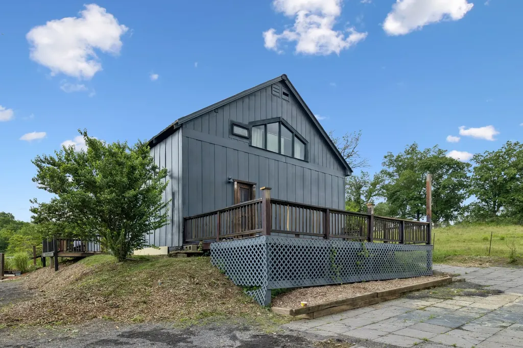 183 Phosphate Lane Gallatin TN 37066