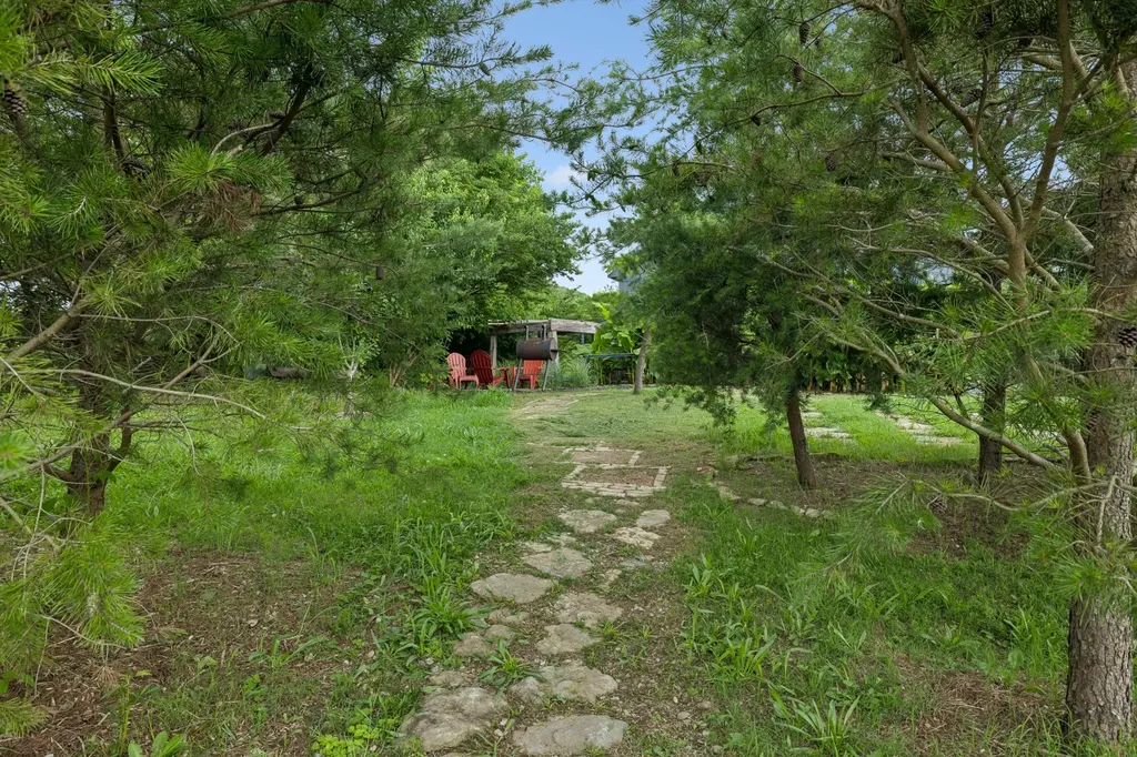183 Phosphate Lane Gallatin TN 37066