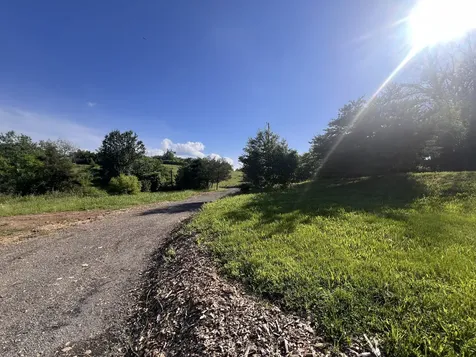 183 Phosphate Lane Gallatin TN 37066