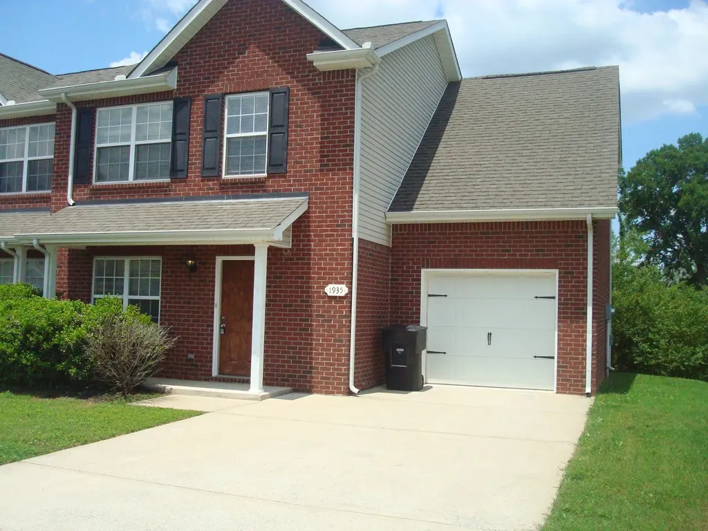 1935 Warmingfield Drive Murfreesboro TN 37127