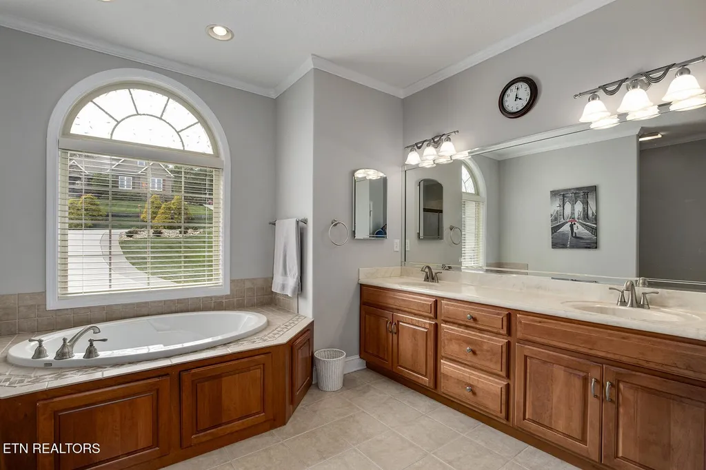 424 Wewoka Circle Loudon TN 37774