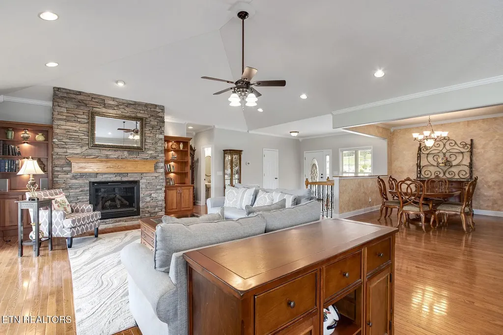 424 Wewoka Circle Loudon TN 37774