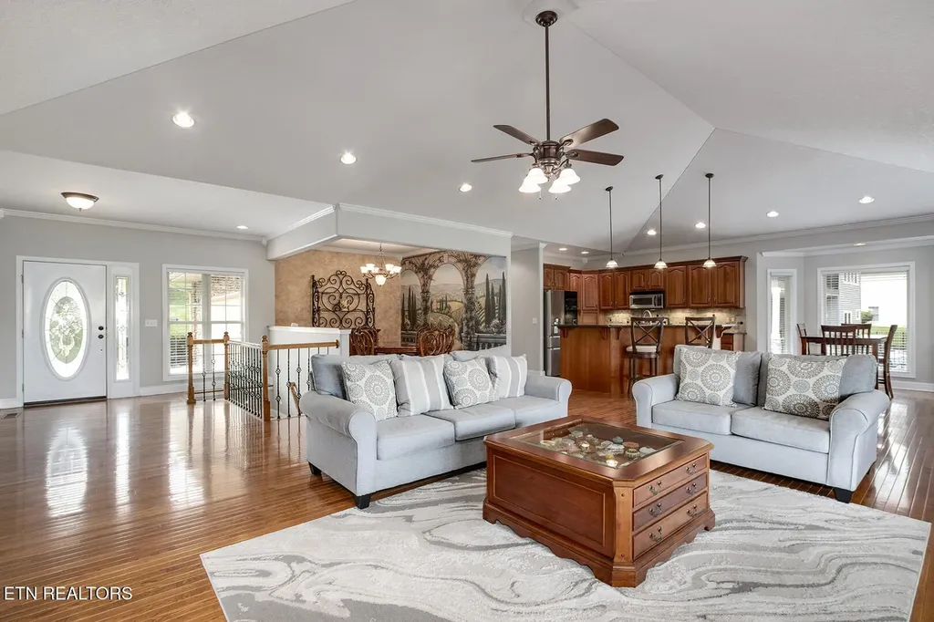 424 Wewoka Circle Loudon TN 37774