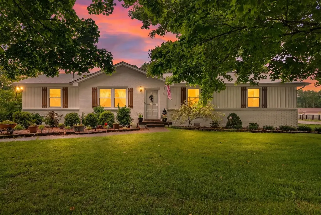 1814 Old Trenton Road Clarksville TN 37040