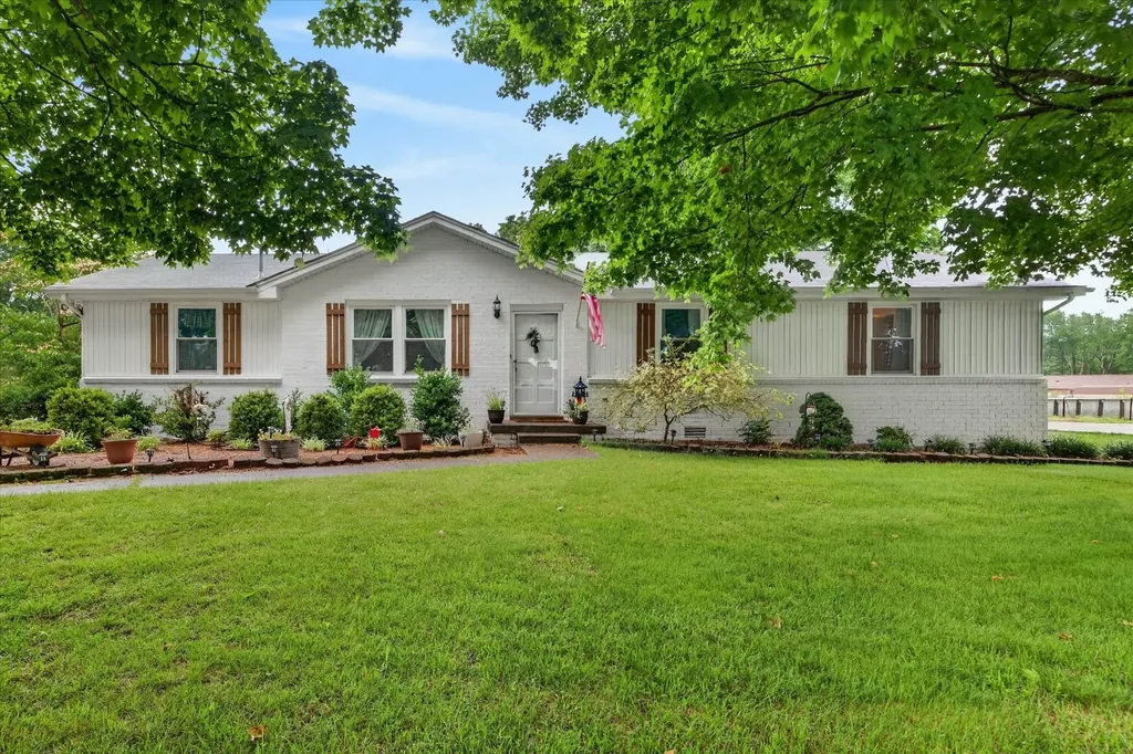 1814 Old Trenton Road Clarksville TN 37040