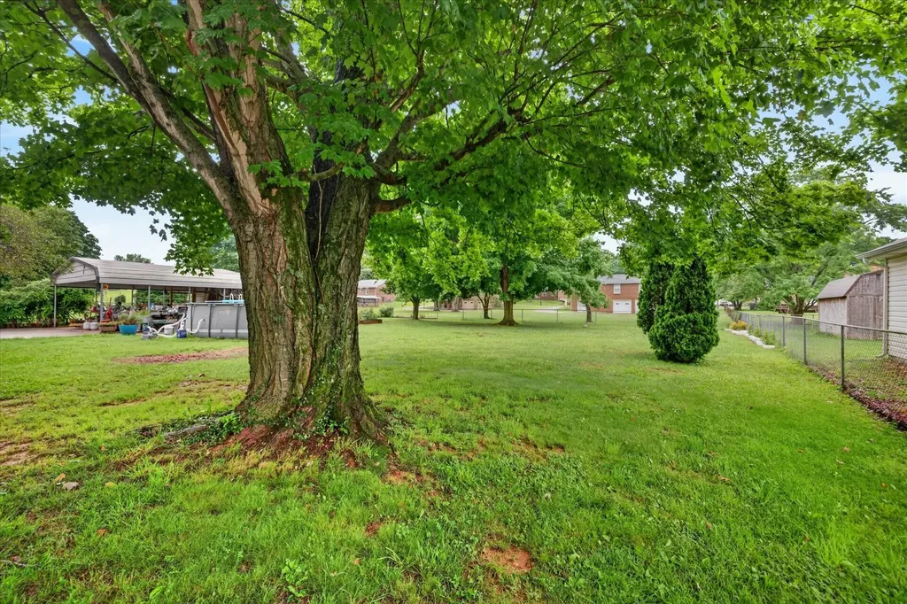 1814 Old Trenton Road Clarksville TN 37040