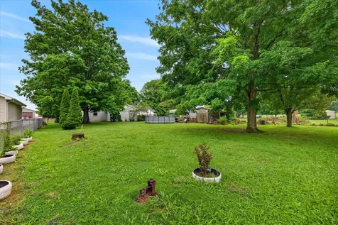 1814 Old Trenton Road Clarksville TN 37040