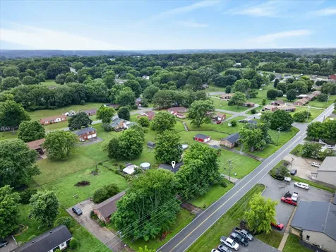 1814 Old Trenton Road Clarksville TN 37040