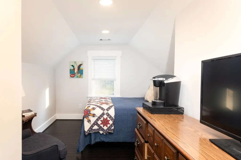 907 Burchwood Avenue Nashville TN 37216