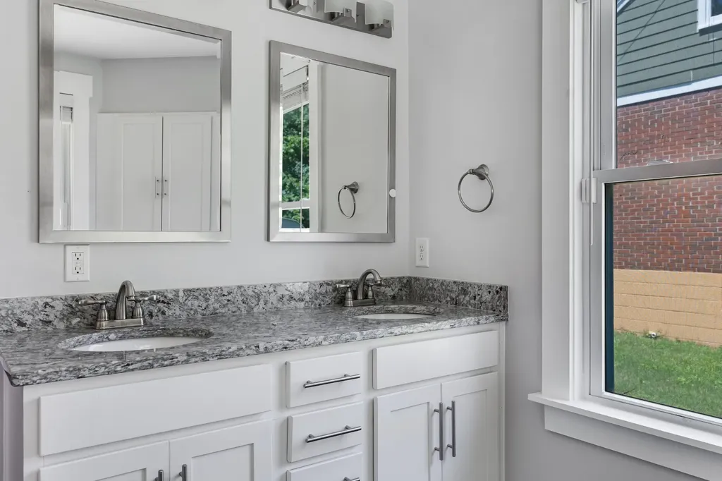 907 Burchwood Avenue Nashville TN 37216