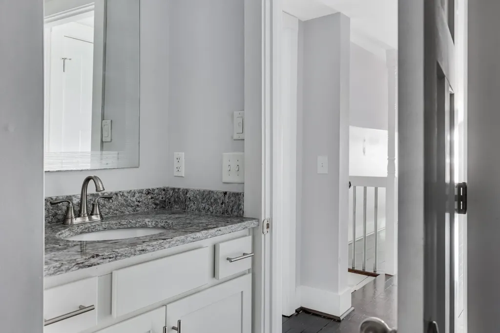 907 Burchwood Avenue Nashville TN 37216