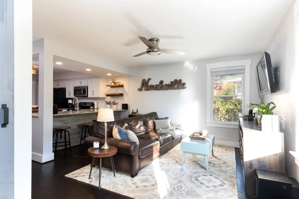 907 Burchwood Avenue Nashville TN 37216