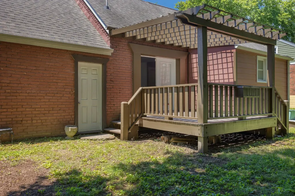 907 Burchwood Avenue Nashville TN 37216