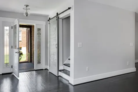 907 Burchwood Avenue Nashville TN 37216