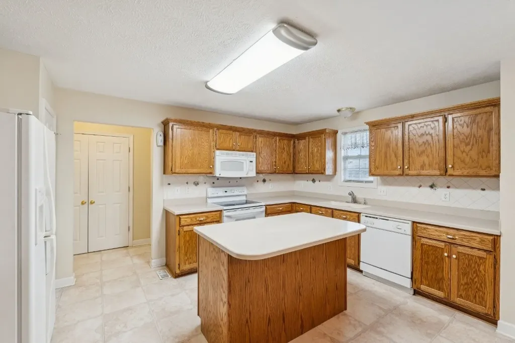 1011 Shirley Drive Lebanon TN 37087