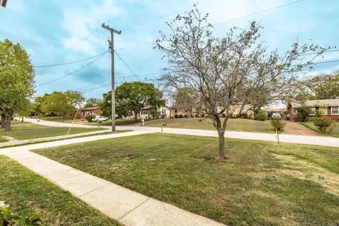 318 Donna Drive Hendersonville TN 37075