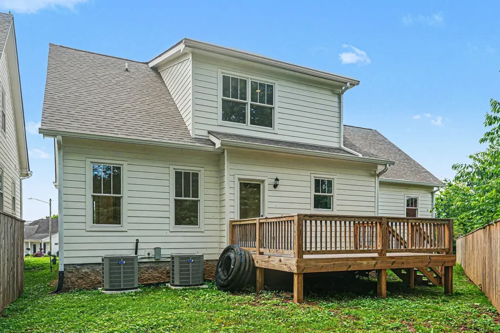 5432 Knob Road Nashville TN 37209