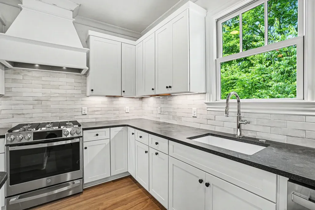 5432 Knob Road Nashville TN 37209