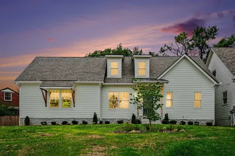 5432 Knob Road Nashville TN 37209
