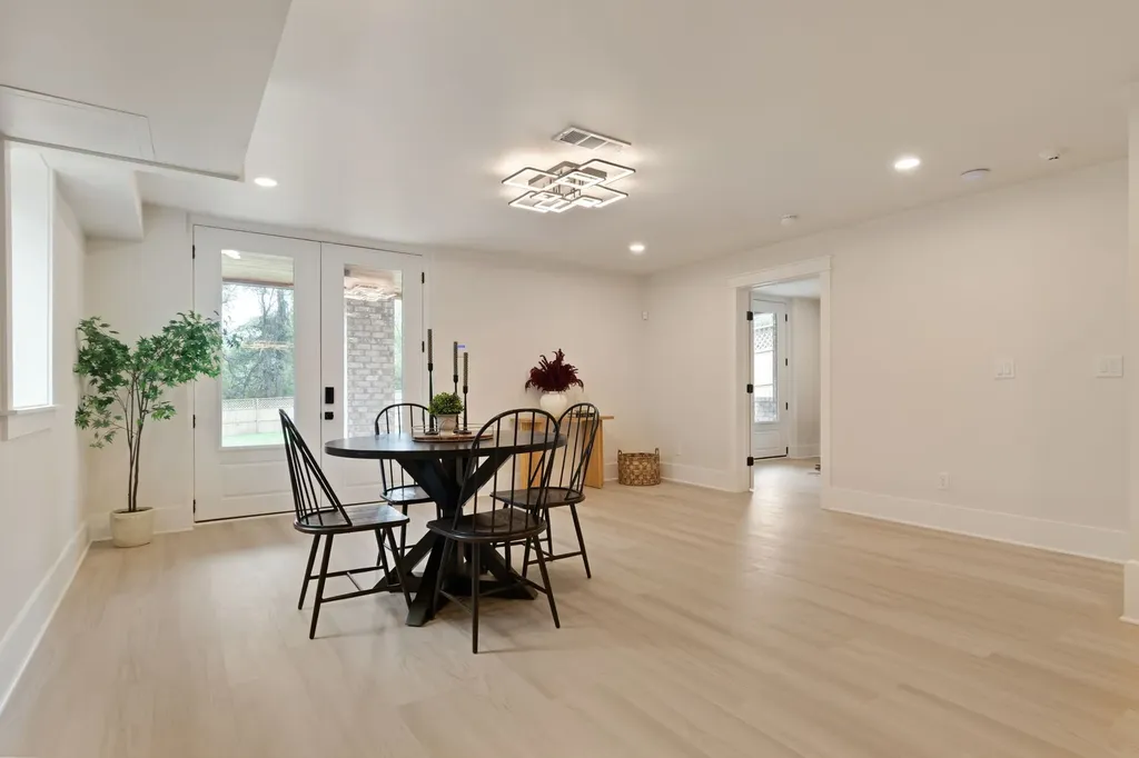 1240 Kenmore Place Nashville TN 37216