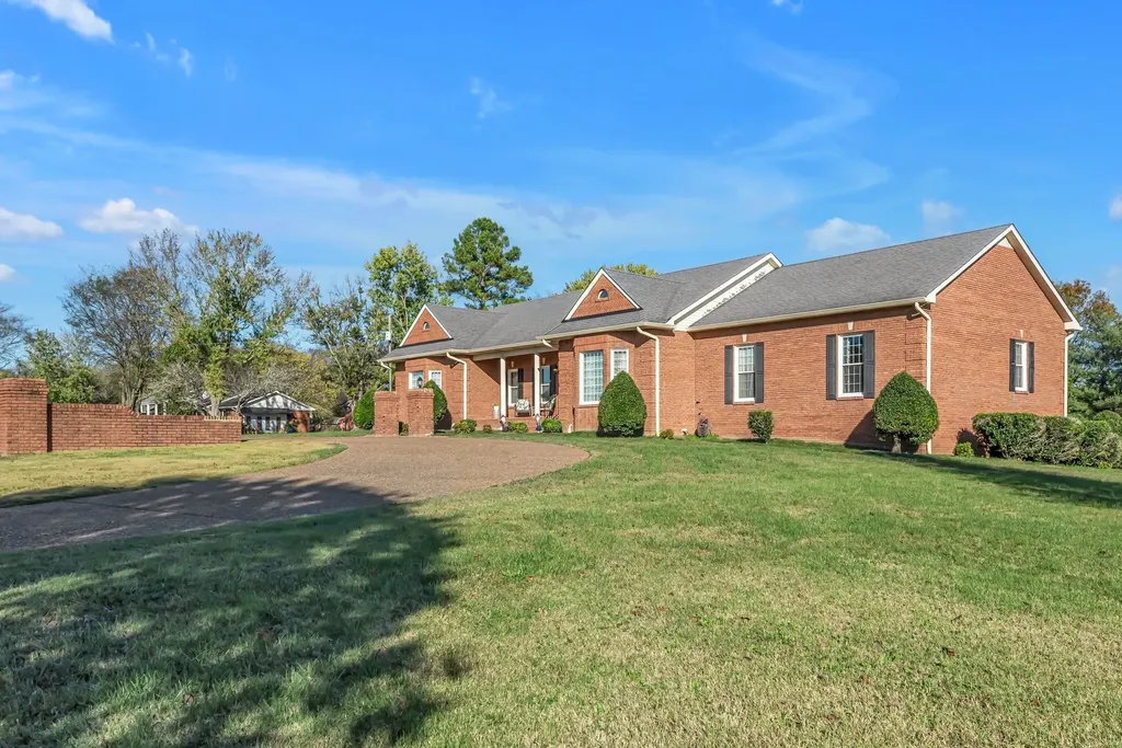 161 Graystone Drive Gallatin TN 37066