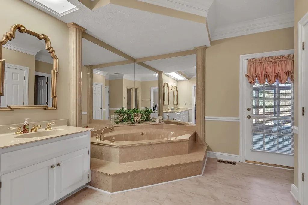161 Graystone Drive Gallatin TN 37066