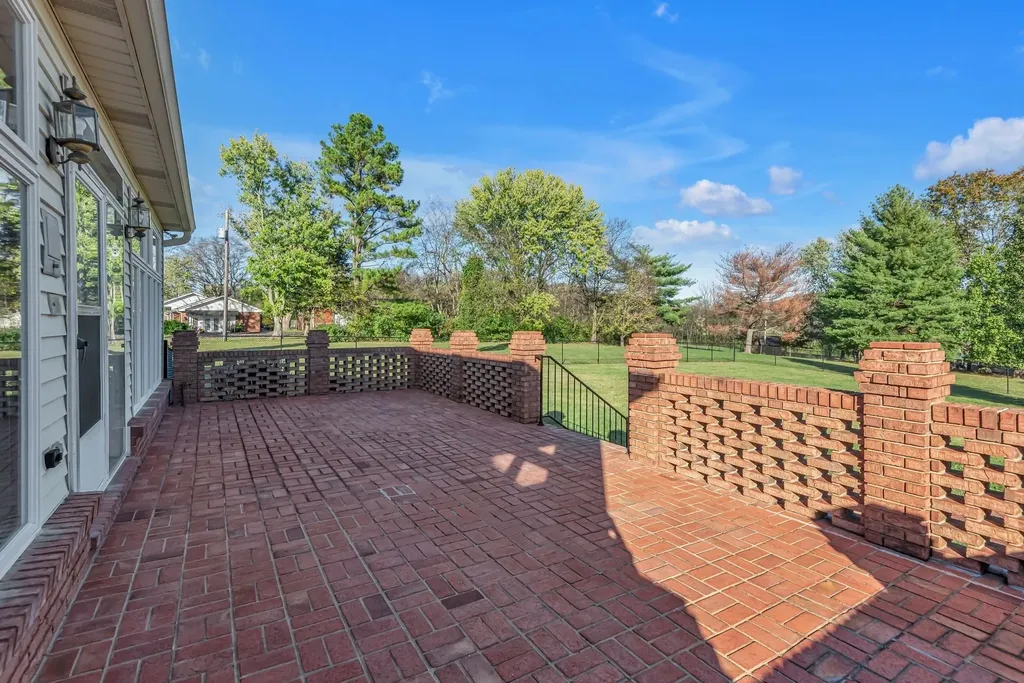161 Graystone Drive Gallatin TN 37066