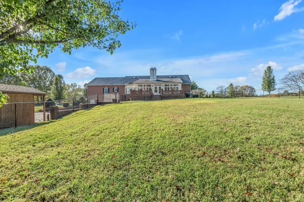 161 Graystone Drive Gallatin TN 37066