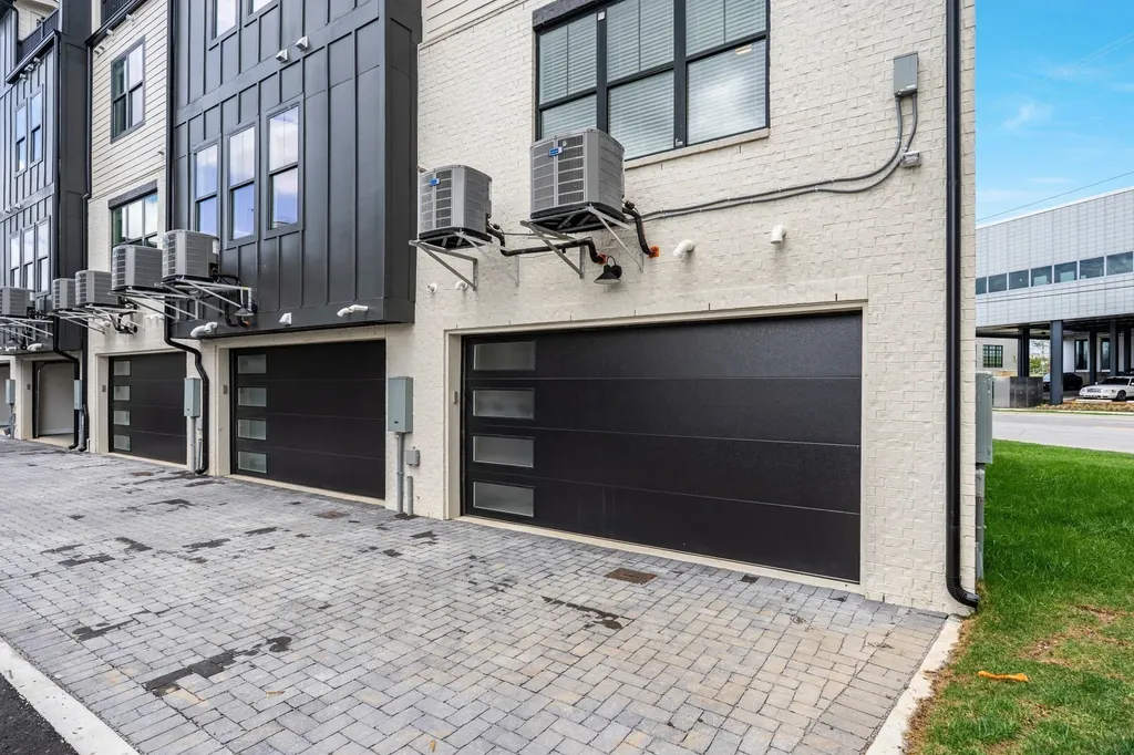 5301 Centennial Nashville TN 37209