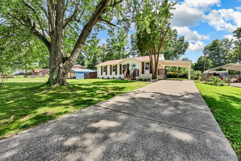 824 Garrettsburg Road Clarksville TN 37042