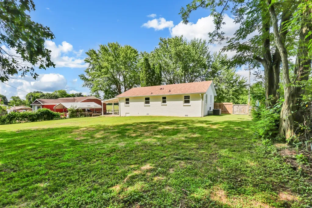 824 Garrettsburg Road Clarksville TN 37042