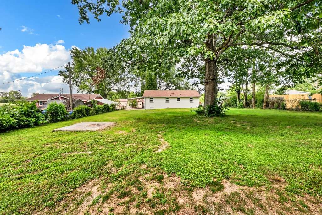824 Garrettsburg Road Clarksville TN 37042