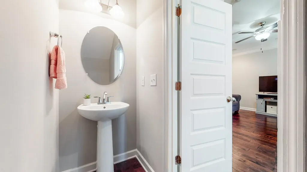 7380 Old Harding Pike Nashville TN 37221