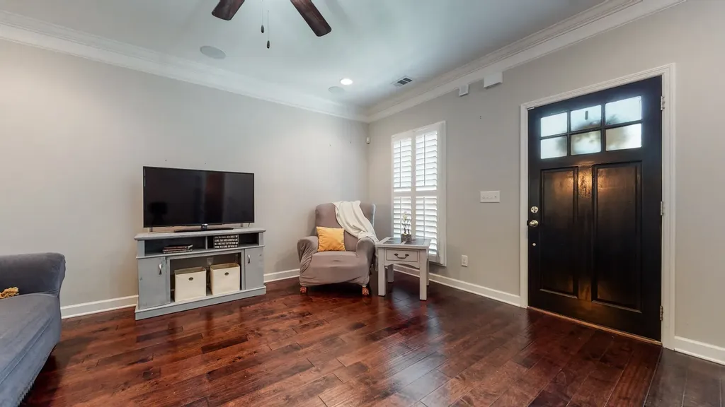 7380 Old Harding Pike Nashville TN 37221