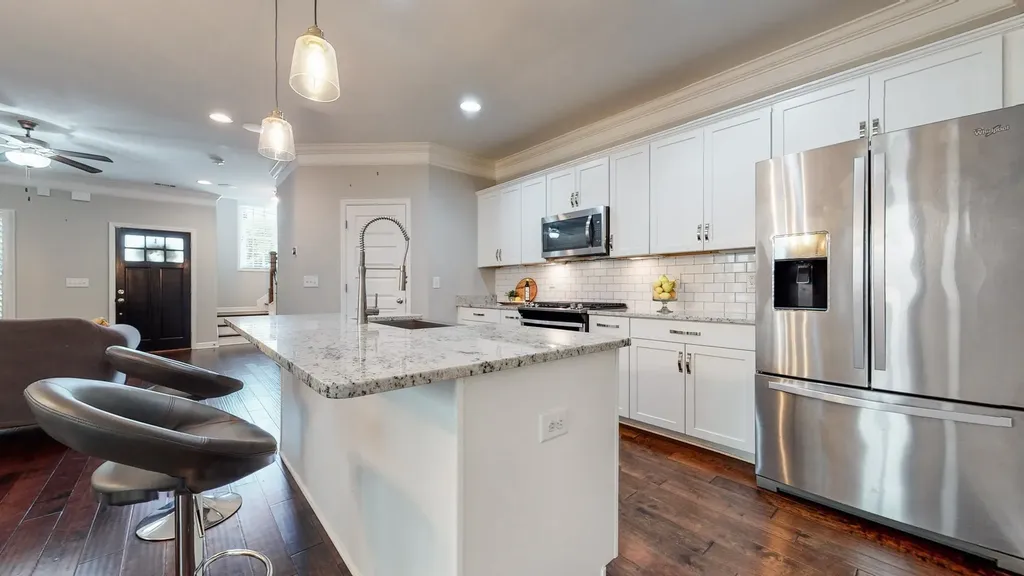 7380 Old Harding Pike Nashville TN 37221