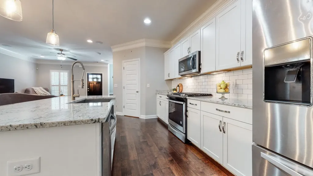 7380 Old Harding Pike Nashville TN 37221