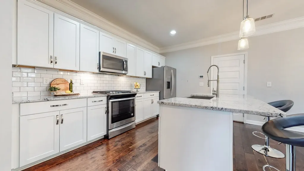 7380 Old Harding Pike Nashville TN 37221