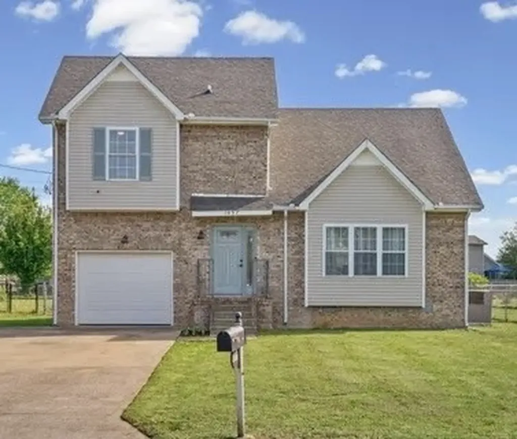 1037 Summerhaven Road Clarksville TN 37042