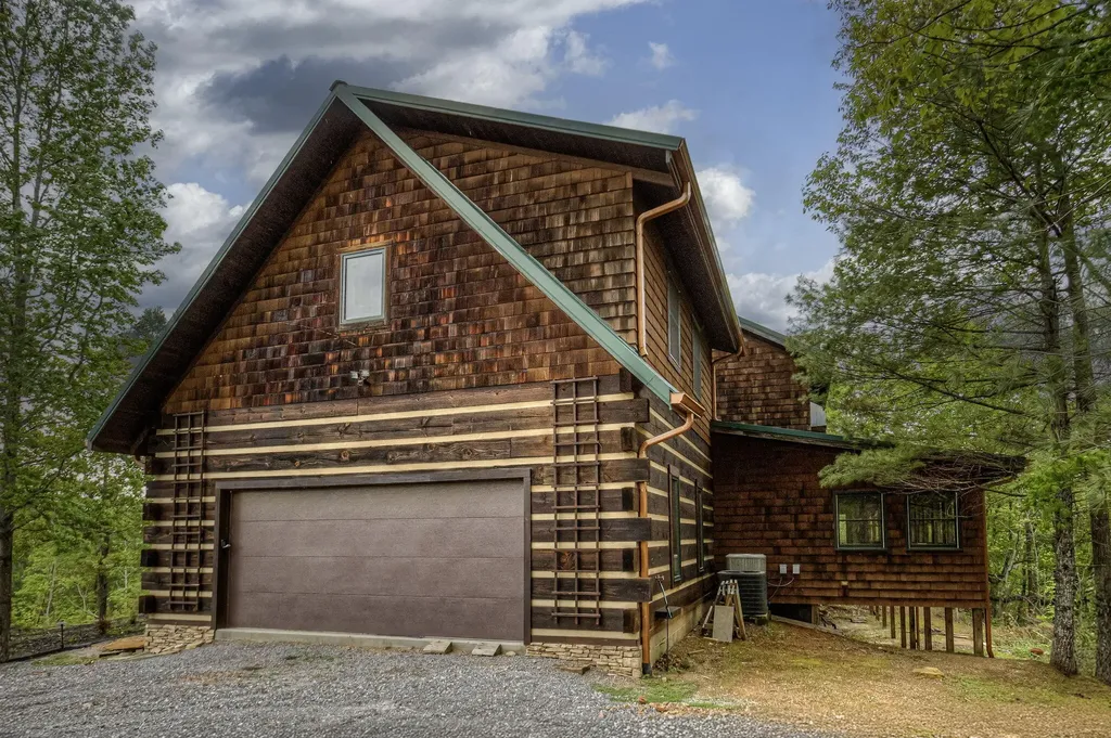 625 Cane Creek Mountain Road Tellico Plains TN 37385