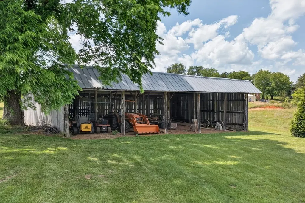 1444 Cherry Creek Road Sparta TN 38583