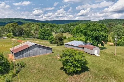 1444 Cherry Creek Road Sparta TN 38583