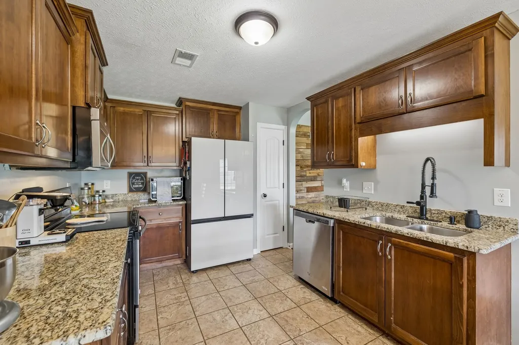 1075 Freedom Drive Clarksville TN 37042