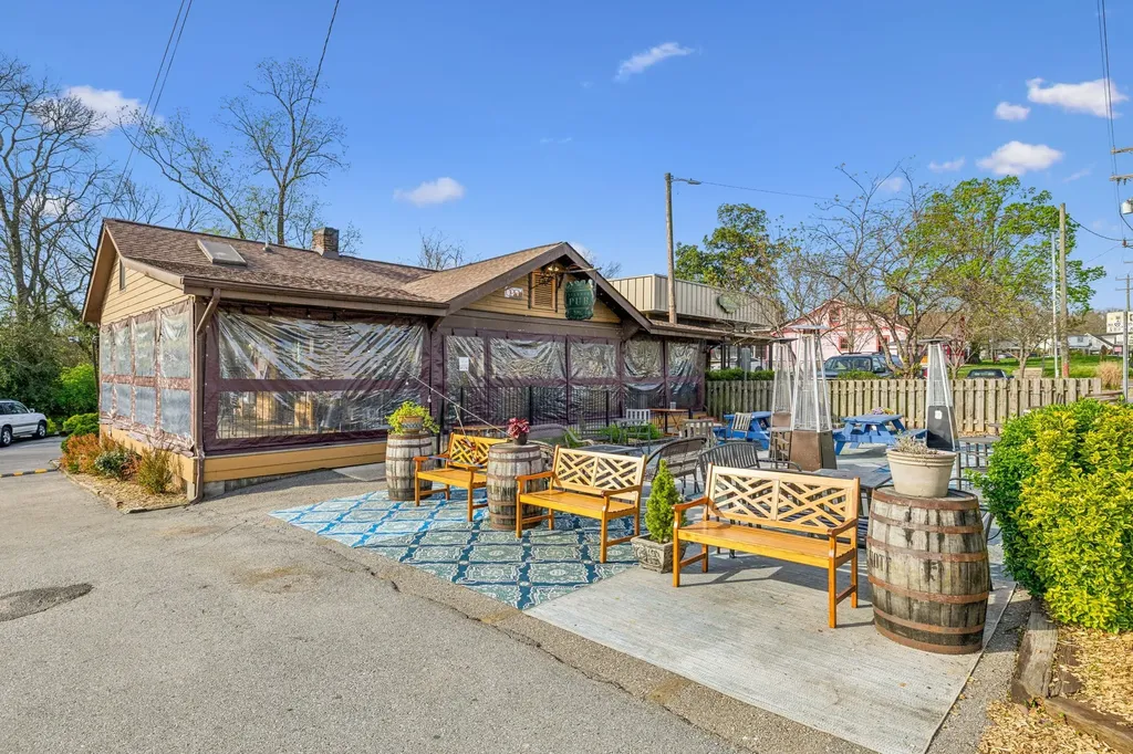 1136 Sunnymeade Drive Nashville TN 37216