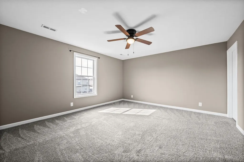 1483 Kingbird Drive Clarksville TN 37040