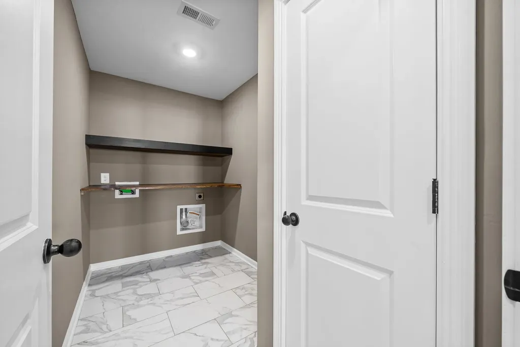 1483 Kingbird Drive Clarksville TN 37040