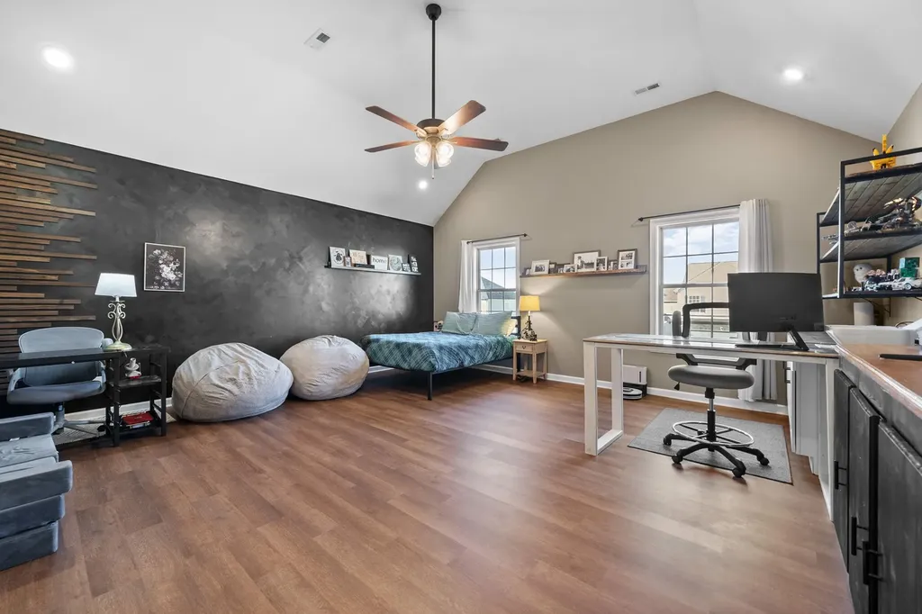 1483 Kingbird Drive Clarksville TN 37040