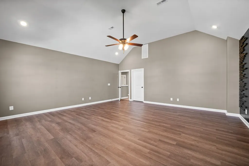 1483 Kingbird Drive Clarksville TN 37040